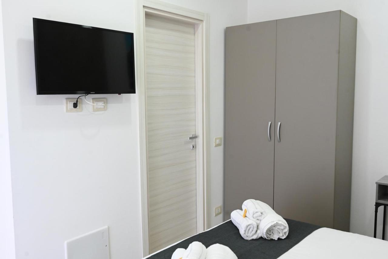 Solymar B&B Наполи Екстериор снимка