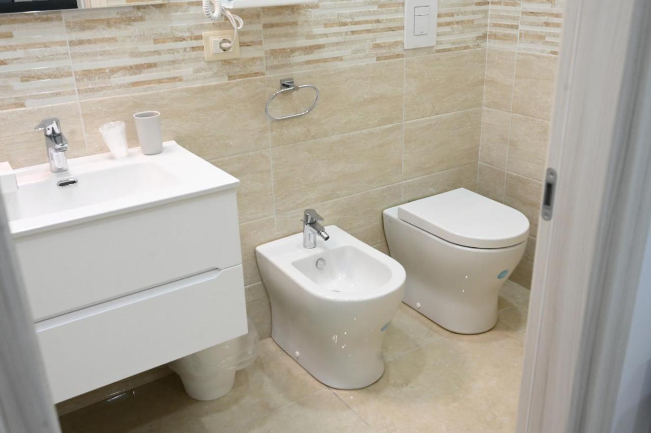 Solymar B&B Наполи Екстериор снимка
