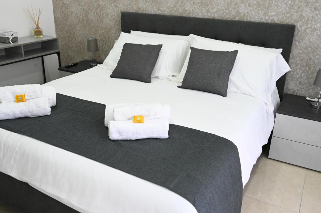 Solymar B&B Наполи Екстериор снимка