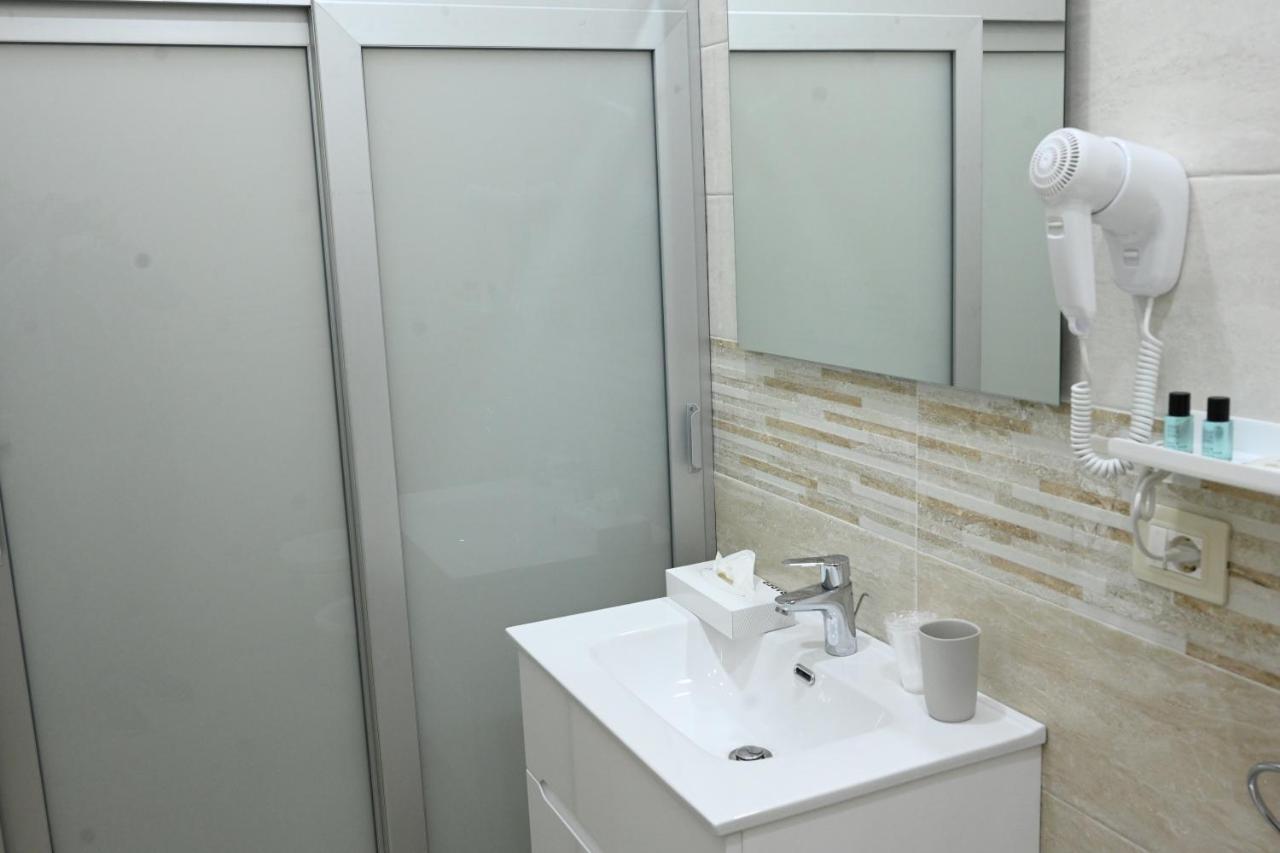 Solymar B&B Наполи Екстериор снимка