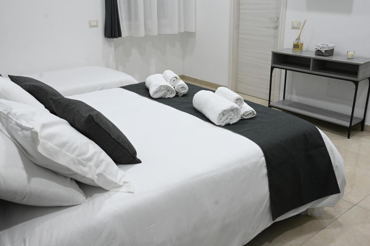 Solymar B&B Наполи Екстериор снимка