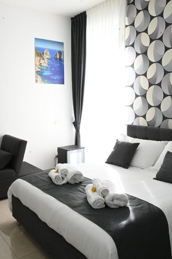Solymar B&B Наполи Екстериор снимка