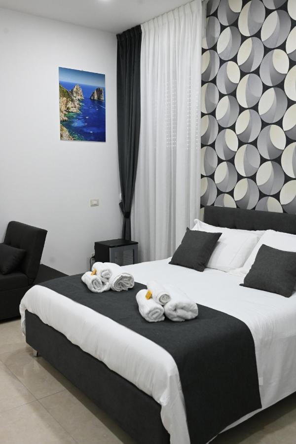 Solymar B&B Наполи Екстериор снимка
