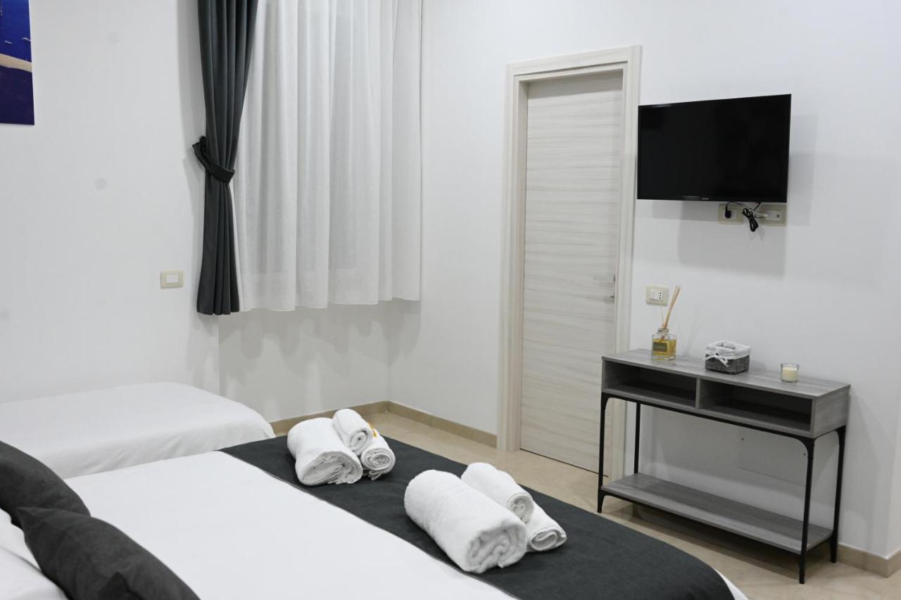 Solymar B&B Наполи Екстериор снимка