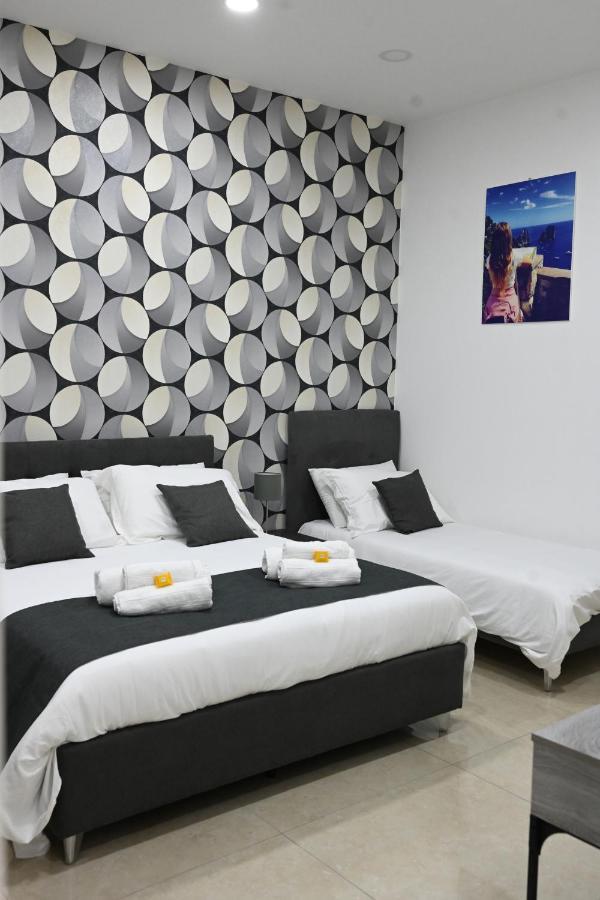 Solymar B&B Наполи Екстериор снимка
